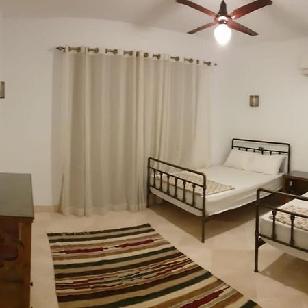 Вилла Byoum Vacation House Fayoum Экстерьер фото